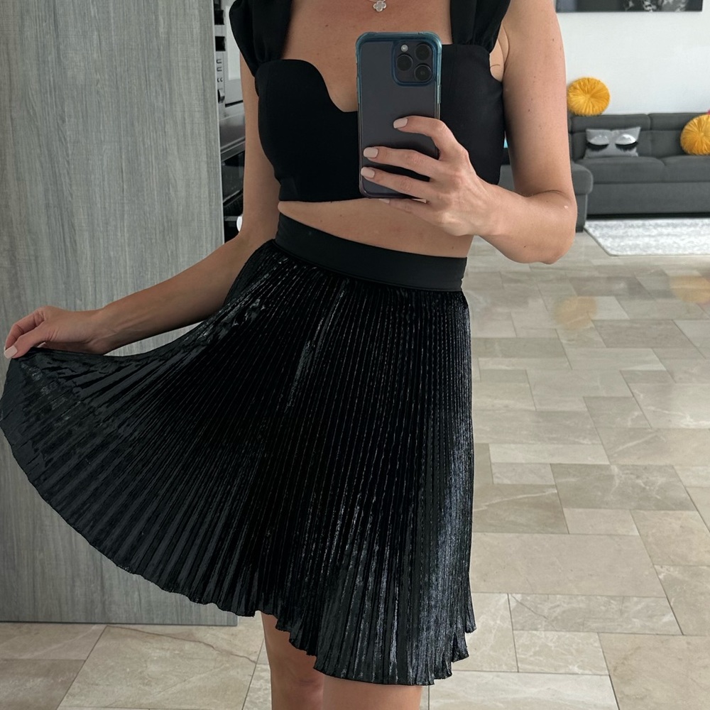 Stunning black skirt
